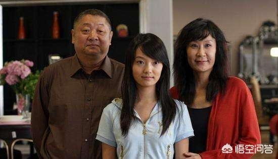苏小明的歌:对曝光歌唱家苏小明曝粗口一事的偷拍行为，你怎么看？