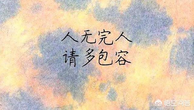 杨幂为什么叫杨臭脚:杨幂的脖子怎么那么奇怪，歪歪扭扭的，你们发现了吗？