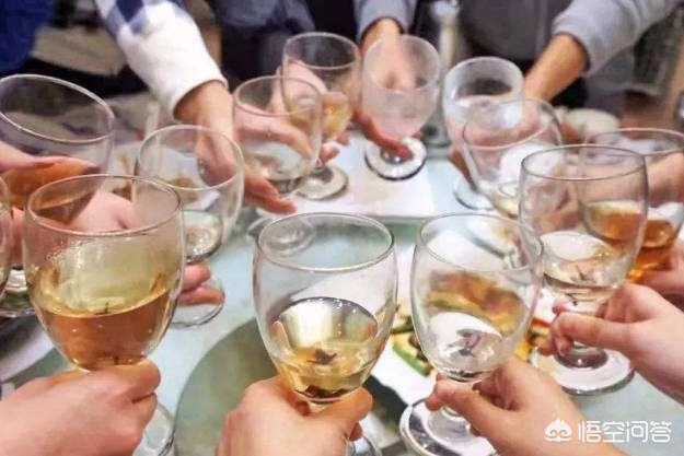 喝白酒和喝啤酒相比，哪个更<a href=https://maguai.com/list/56-0-0.html target=_blank class=infotextkey>健康</a>