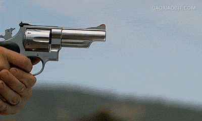 左轮手枪射速慢+装弹少,100年了,为何美国警察还对它情有独钟？