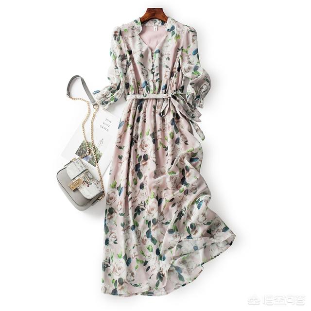 碎花控:碎花裙可以怎么穿搭？如何把碎花裙拍摄出美感？