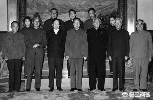 杨振宁介绍简介:杨振宁在全世界的物理科学家中是什么地位？
