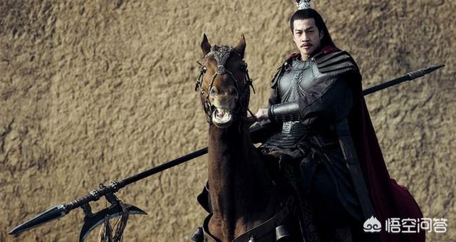 古代一些武将武器几百斤重,马最多承重3百斤,到底是如何打仗的?