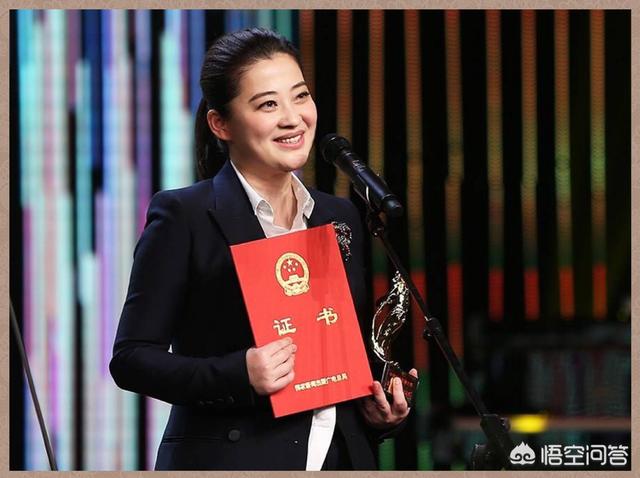 梅婷生孩子戏一条过:梅婷脱离微胖圈后，穿衣品味是不是提升了很多