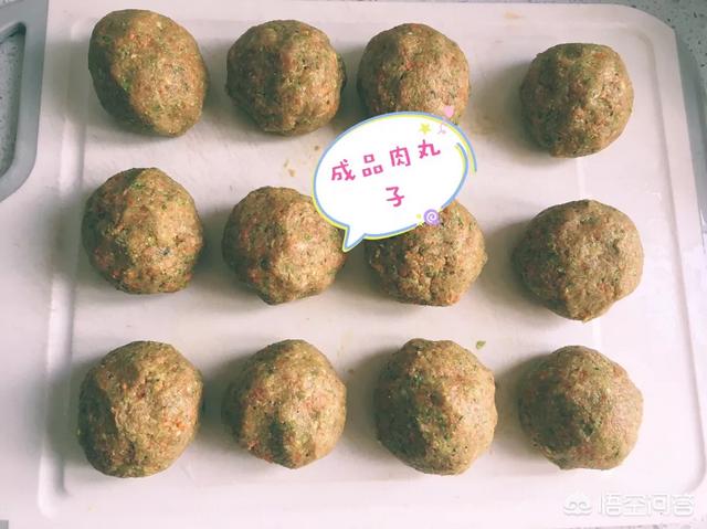 柯基犬图片:柯基成年后吃饭变少变慢了，怎么办？