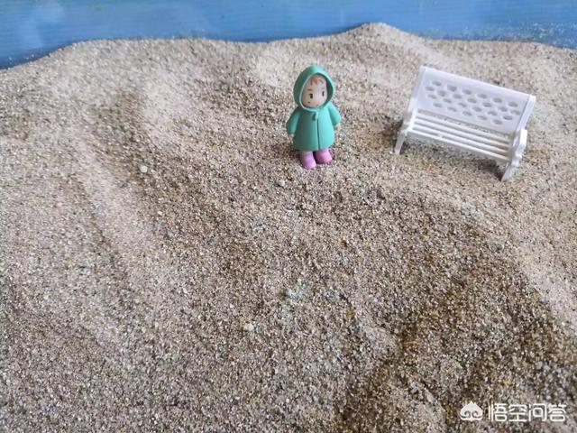 男神从不主动给我发信息,但是每次我给他发信息,他都会认真的回复一大堆,什么心理？