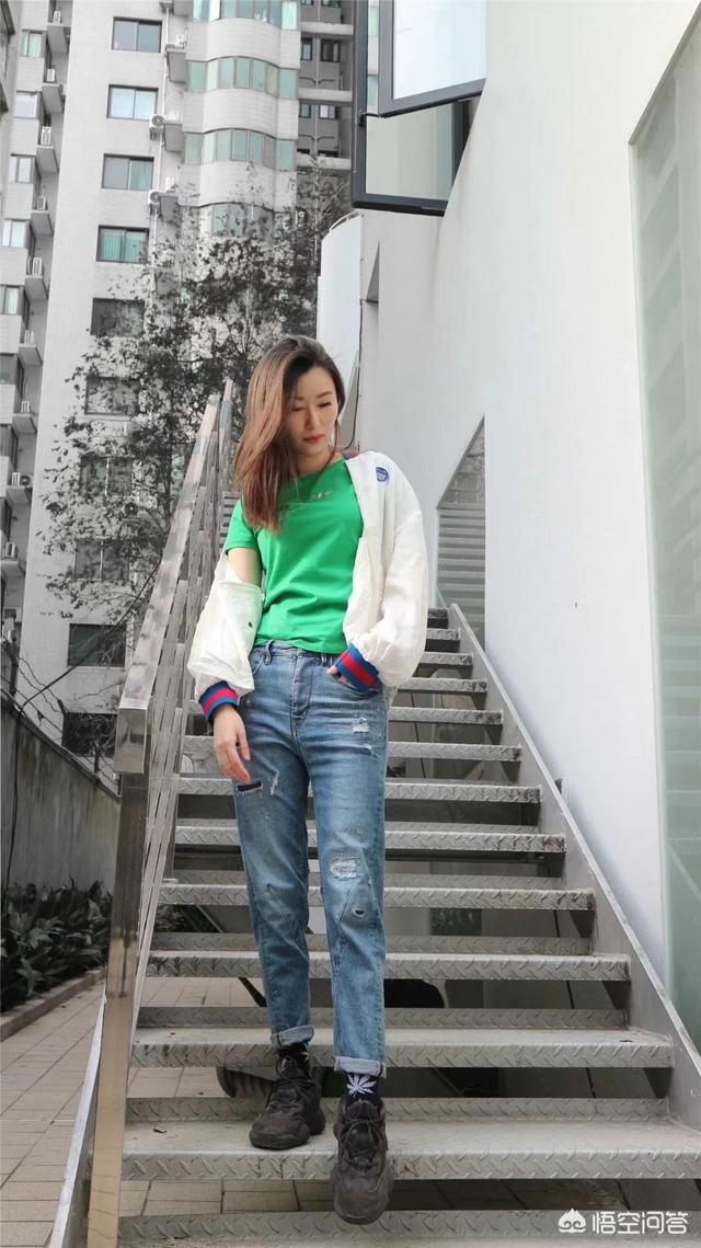 比较时尚好看的户外品牌哪个比较好？想买件皮肤衣？