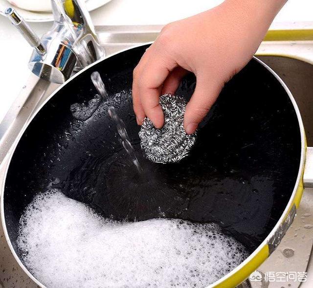 和田玉需要抹油吗,新疆和田玉，玉的皮子重要或是玉质重要？