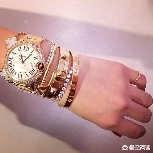 潘粤明携女友聚会:首付男方付该不该加女朋友名字