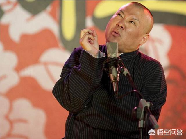 赵本山照片当遗像:德云社“后台”侯耀文遗像旁总放着一瓶可乐吗为什么