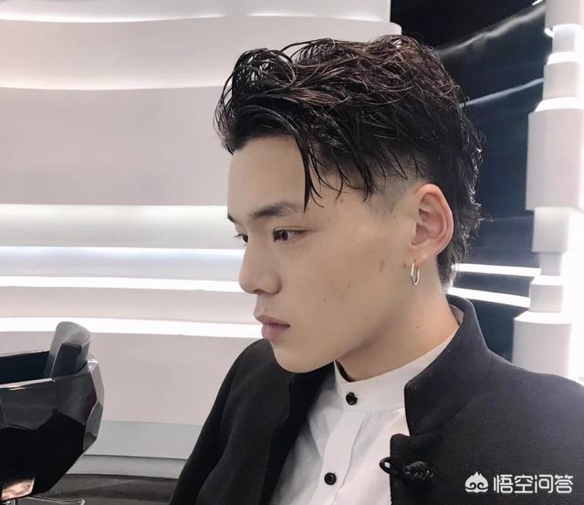 有些理发店为何爱给男生剪“两边剃短”的发型？
