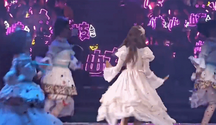 火箭少女演唱会:如何评价孟美岐在火箭少女101广州演唱会上的表现