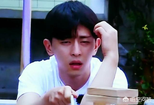 刘亦菲李易峰:近视又不戴眼镜的明星有哪些