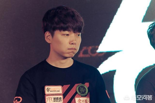 头条问答 - 在《英雄联盟》s5赛季的skt上单marin,edg上单童扬,s8赛季