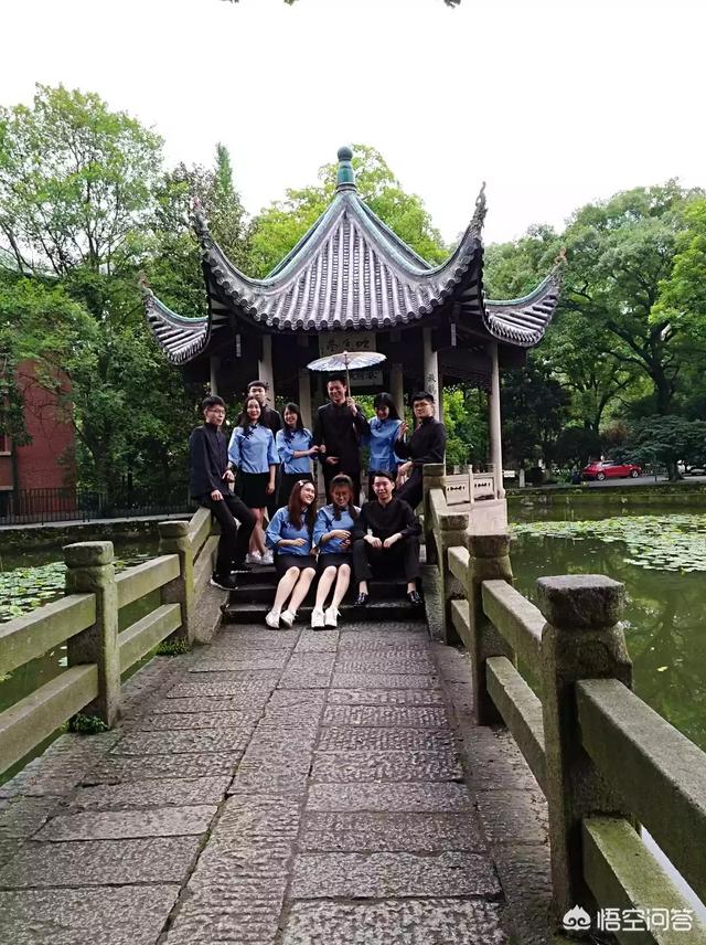 鸟啦网张嘉倪写真:作为摄影师旅行时遇到很有气质的美女，你会邀请她拍人像写真吗？