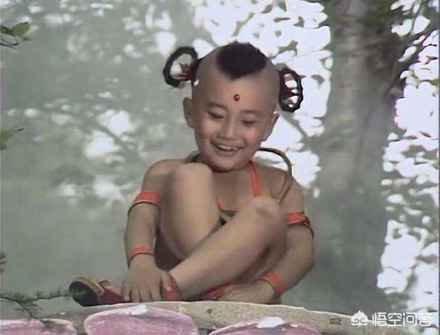 红孩儿是牛魔王的儿子,怎么却没牛的样子？而且现真身的时候一直都是人的模样？