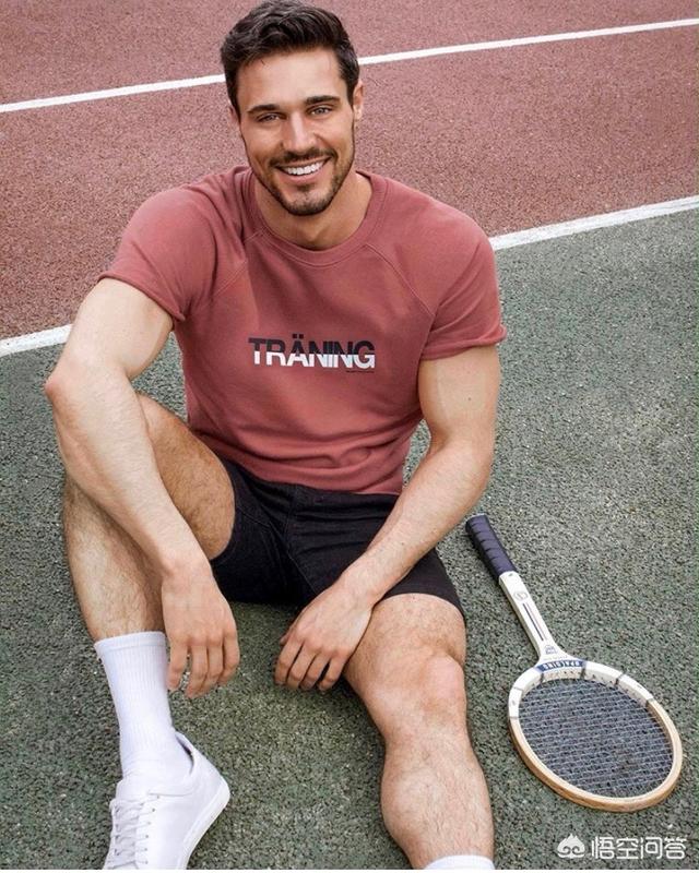 上身红,下身配什么颜色好？