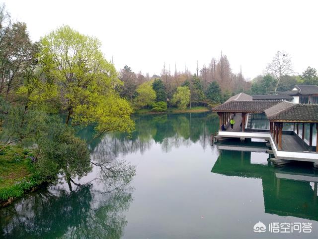 各朝文士都写诗,为什么千古都推杜甫第一呢？