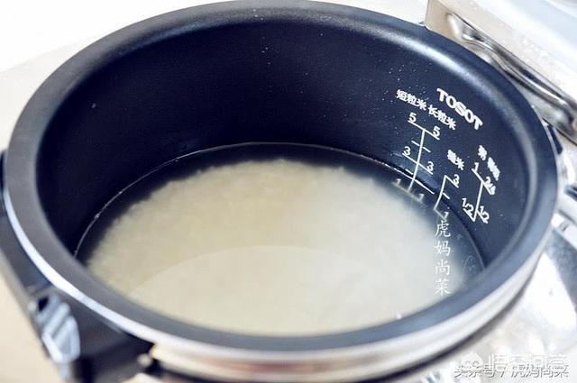 电饭煲如何做煲仔饭，没有砂锅，用电饭煲做煲仔饭可以吗腊味煲仔饭怎么做