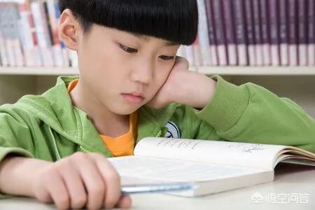 子猫絮语绘本在先观看:你家孩子也玩手机吗？进来讨论一下怎么拯救孩子？