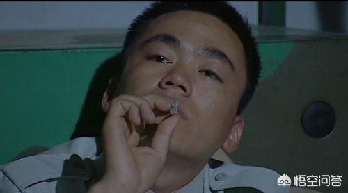 在小说《士兵突击》中,团长为什么要让许三多一个人留守钢七连半年多的时间？