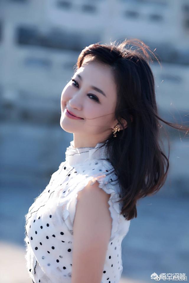 小鹿姐姐的老公:《动画城》的主持人小鹿姐姐现在怎么样了