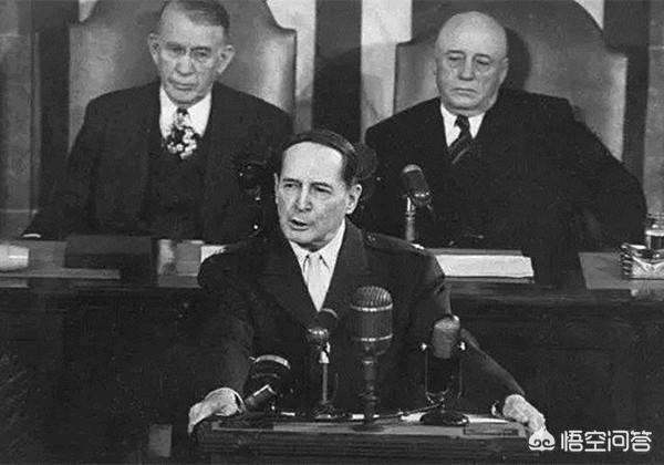 美国五星上将麦克阿瑟是怎样被解职的？为什么？插图42