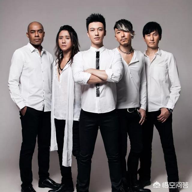 飞儿乐队主唱分手:飞儿乐团换新主唱后，现在怎么样了”