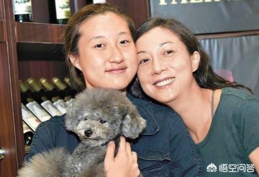 成龙妻子:你觉得成龙要不要认女儿？