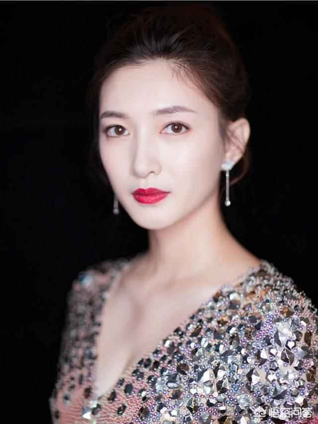 江疏影被老外干:演员江疏影为何这么火，拼的是颜值，还是演技？
