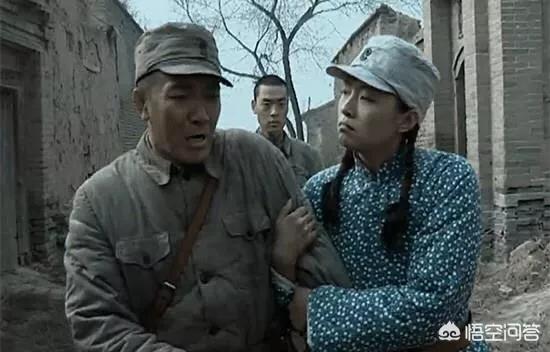 《亮剑》里,秀琴是怎么死的？被山本砍死,还是被李云龙开炮炸死,还是先被砍死再被炸呢？