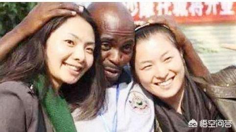 女朋友独自去非洲旅游了,但是每天都忙得不接我电话,这正常吗？