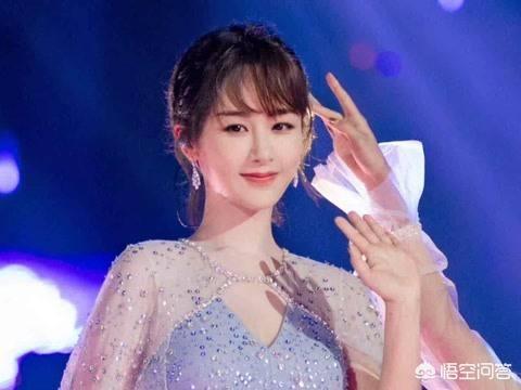 唐嫣参加金鹰节:如何评价金鹰女神迪丽热巴的表现？
