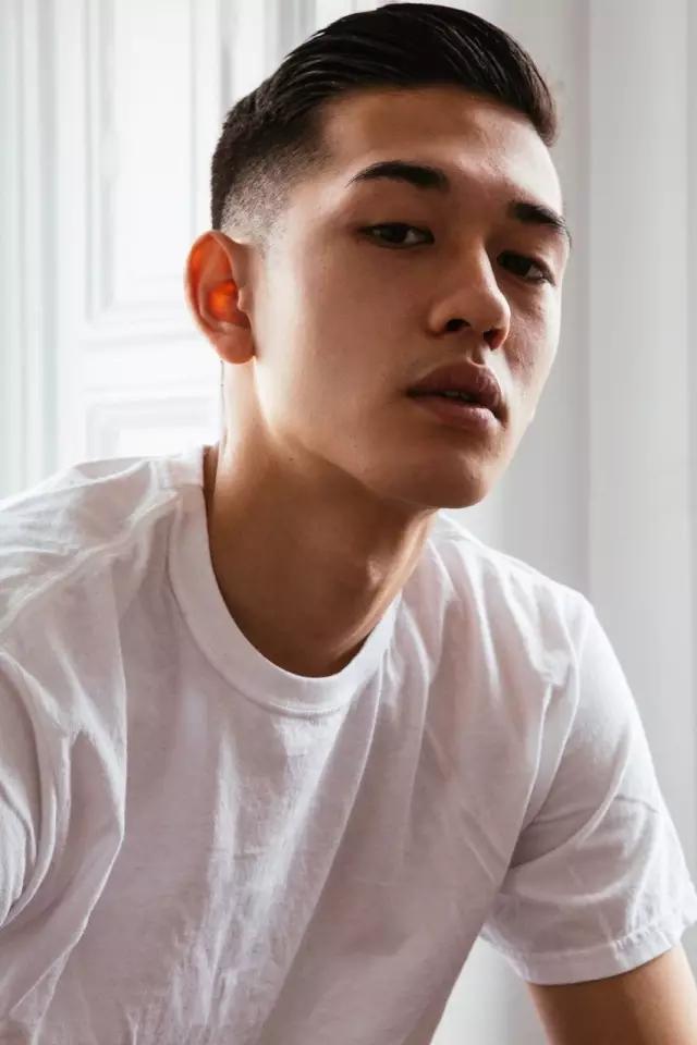 头发很厚很硬的男士,一般适合理什么样的发型?-悟空问答