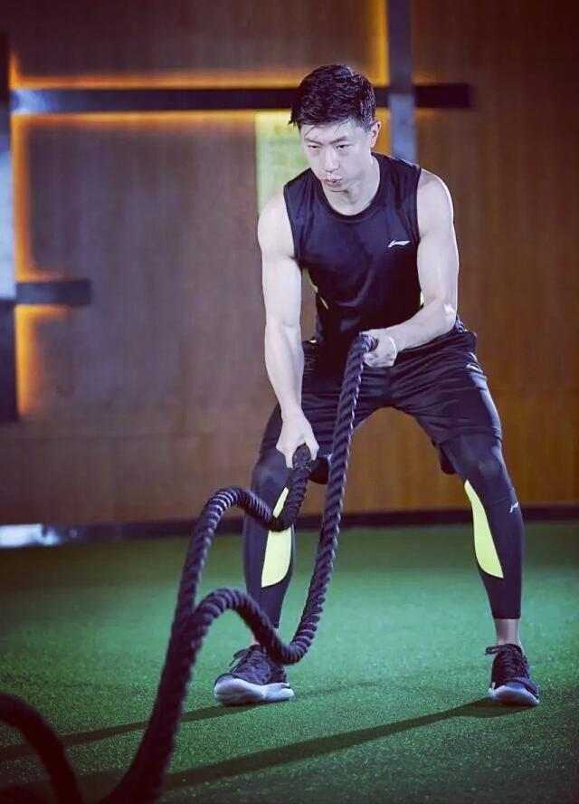藏獒世家当家种公黑豹:中国现役男子乒乓球队员中，你认为谁是一哥？为什么？