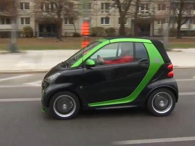 smart电动汽车，买类似于smart这类车的人，家里是不是都有两辆车
