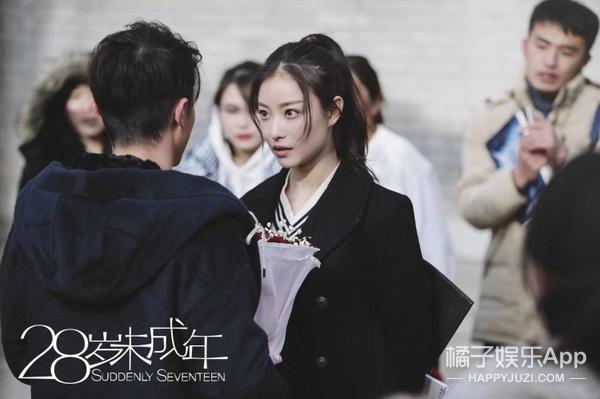 倪妮凸点真空照:28岁未成年里倪妮穿的牛仔裤是哪家的
