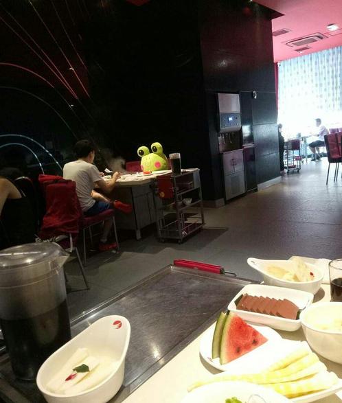 为什么说千万不要一个人去吃海底捞？