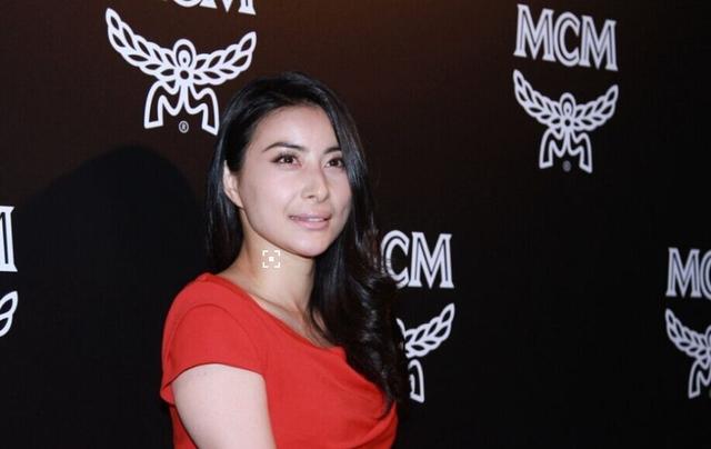 郭晶晶对话邓亚萍:已生二胎的郭晶晶嫁入豪门地位如何？