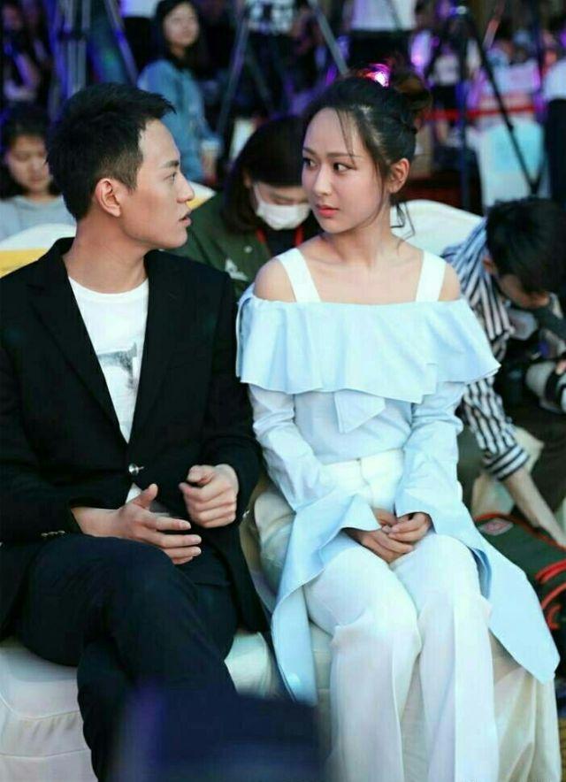 杨紫秦俊杰恋情:微博之夜，杨紫又和张一山一起出席活动了，这让秦俊杰怎么想呢