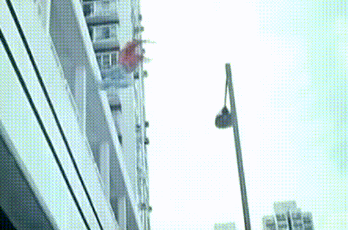 李连杰替身身亡:成龙大哥批评小鲜肉，你怎么看？