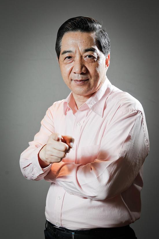 桑洁简介:张召忠局座在网络里影响力这么大是什么原因