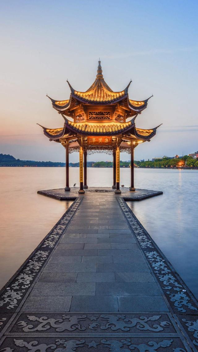 做电影评论类公众号怎么盈利？
