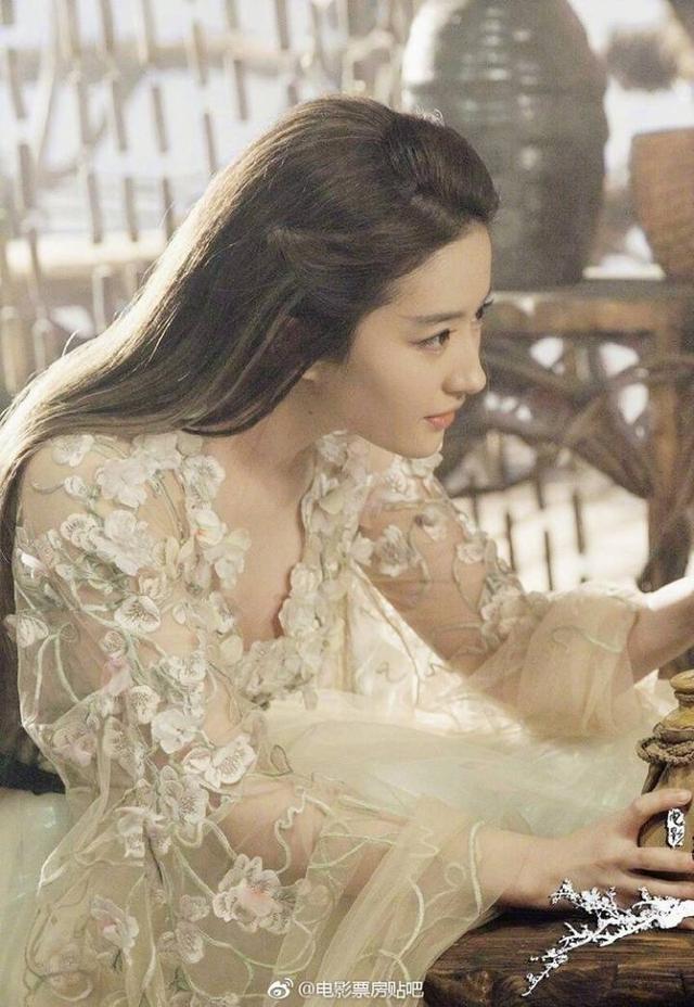 刘亦菲和她妈妈:现在刘亦菲怎么样，你怎么评价现在的她