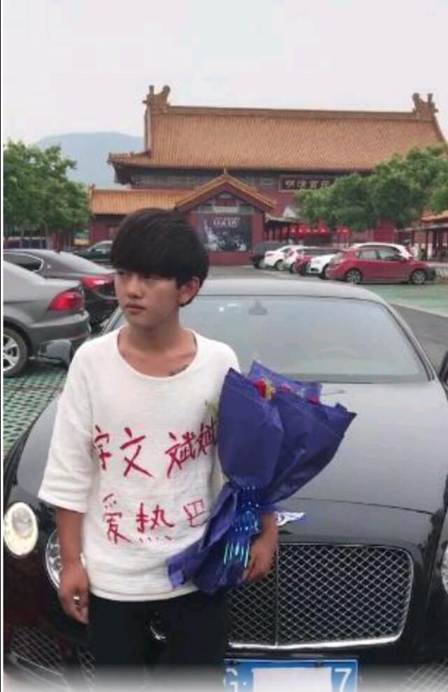 网红刘阳个人简介:刘阳阿沁是做什么的？怎么突然就爆火了？