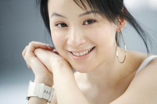 戚薇整容过吗:你认为有哪些天生丽质却被整容害苦的女星？