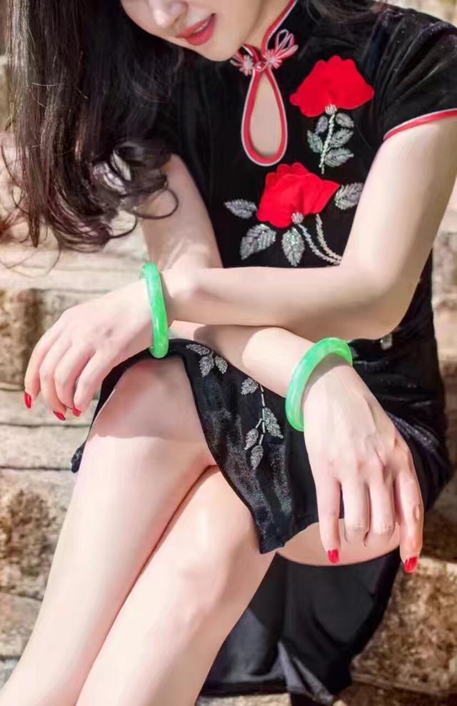 戴玉镯有什么好,女性戴玉镯的好处有哪些？