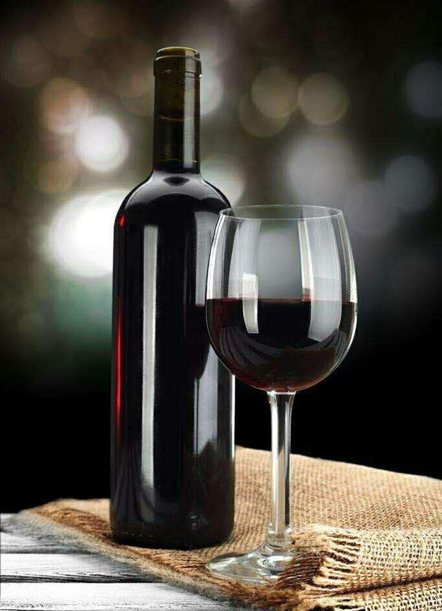 红酒开了多久要喝完，葡萄酒开瓶后喝不完，还能保存多久如何保存