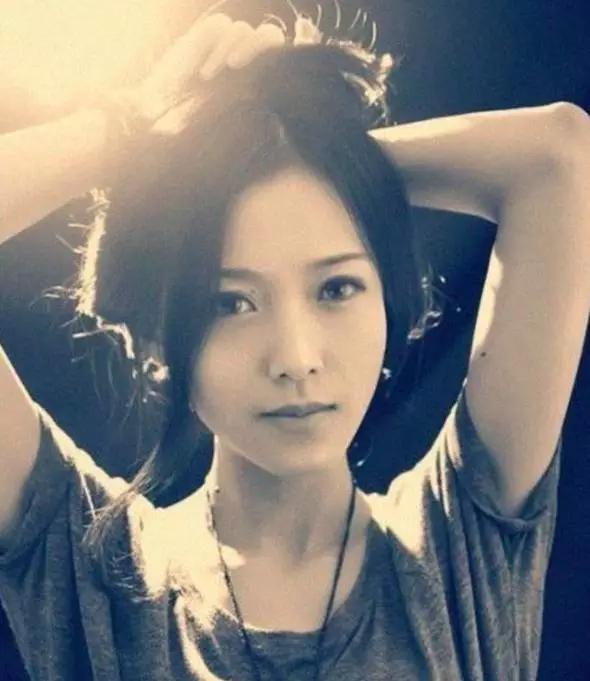 王思聪女伴曝光:王思聪交往过很多女孩，这些女孩们为什么不使手段给他生个孩子