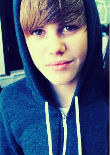 justin bieber吸奶门:如何评价Justin Bieber的相貌？